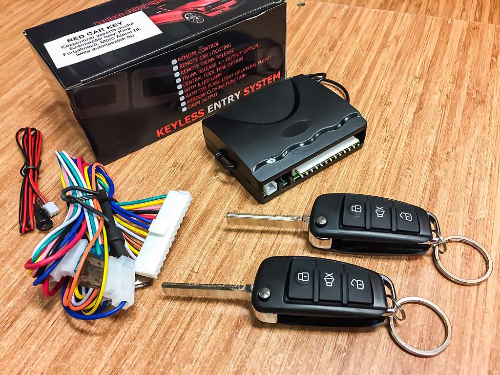 RED CAR Bicskás kulcsos központizár centrálzár vezérlő távirányító modul 2 db ugrókódos távirányítóval!