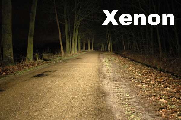 Így világít sötétben a XENON lámpa!